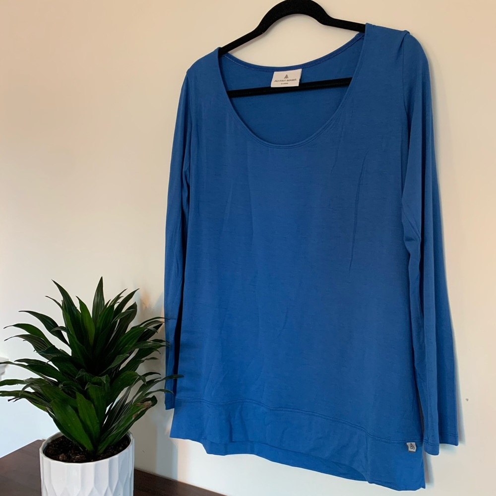 Au Fait Mama - NWOT - Maternity / Nursing top